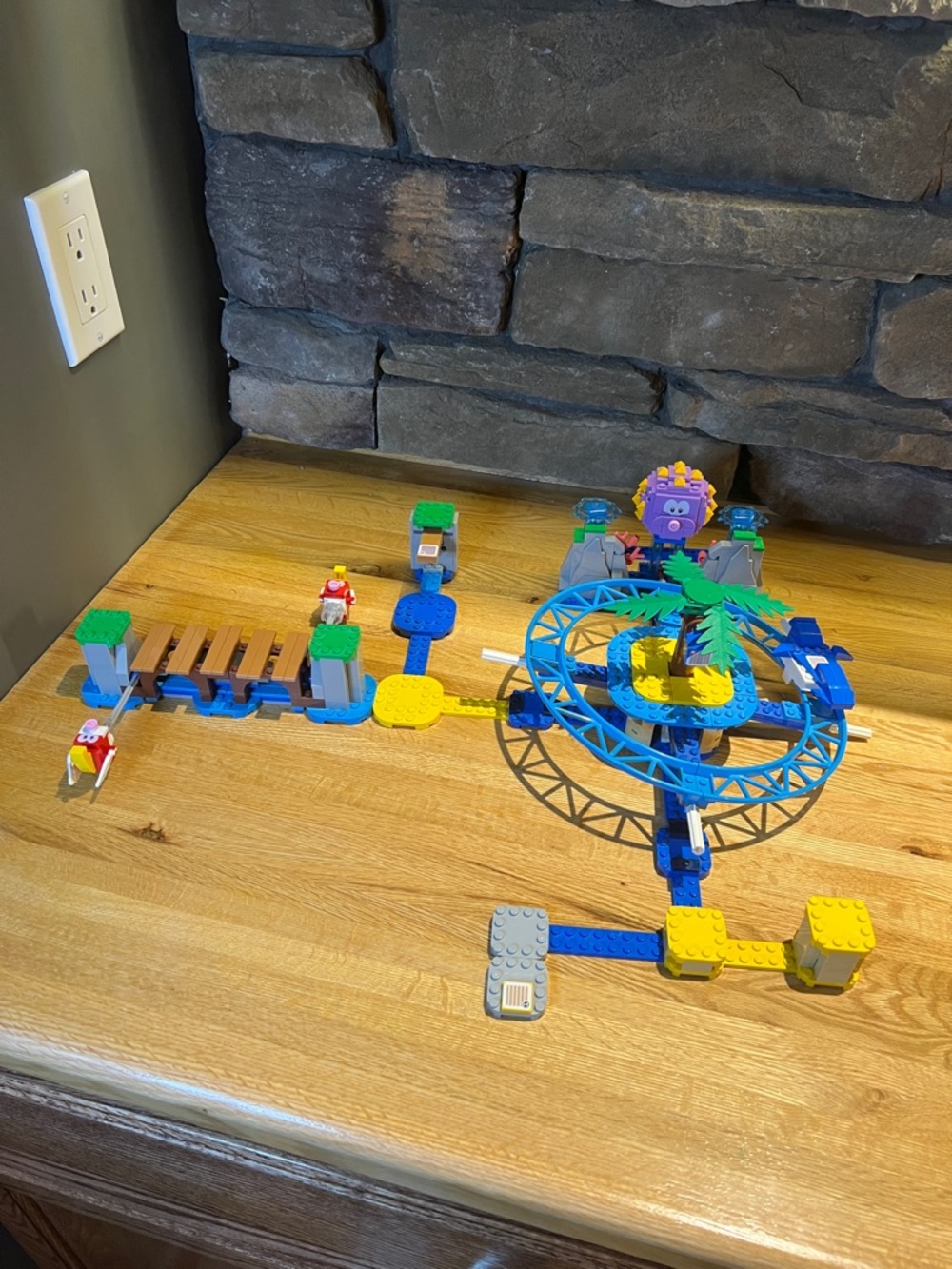 Super Mario Lego - Big Urchin Beach Ride